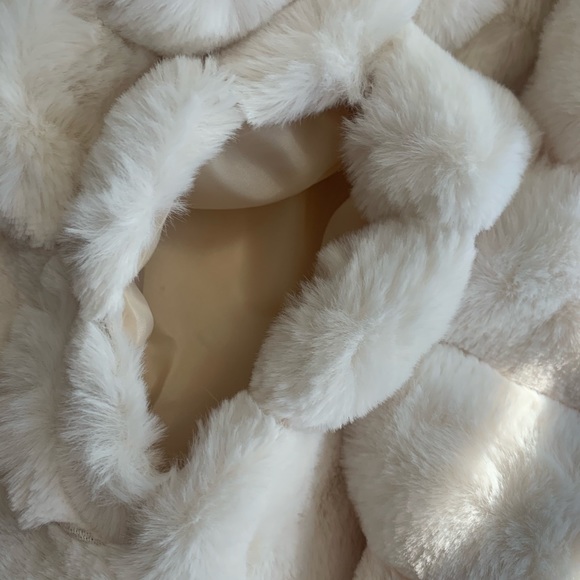 Faux Fur Collared, Long Buttoned Coat Ivory Large - Picture 6 of 6